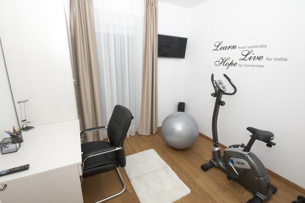 Lct Apartment Laura 奥米什 外观 照片